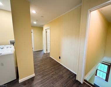 137 Centerton Dr - Photo Thumbnail 9