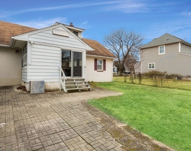 24 Morris Ave - Photo Thumbnail 23