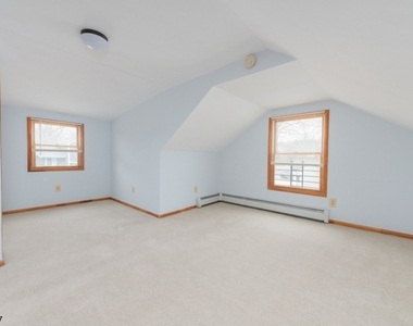 24 Morris Ave - Photo Thumbnail 11