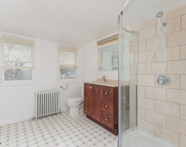 24 Morris Ave - Photo Thumbnail 16