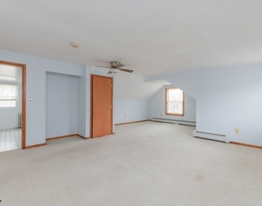 24 Morris Ave - Photo Thumbnail 13