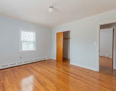 24 Morris Ave - Photo Thumbnail 18
