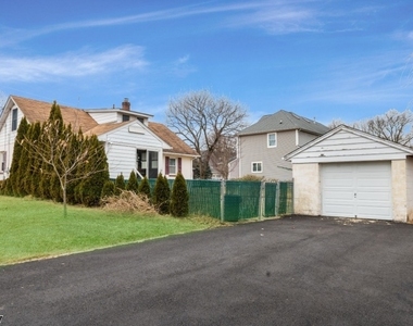 24 Morris Ave - Photo Thumbnail 3