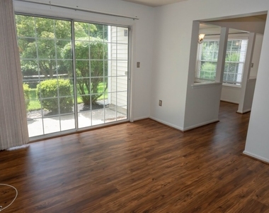 128 Arbor Way - Photo Thumbnail 2