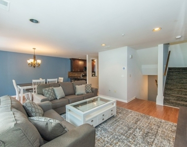 3107 Scenic Ct - Photo Thumbnail 4