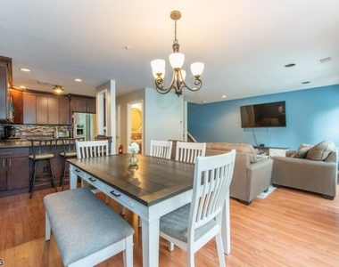 3107 Scenic Ct - Photo Thumbnail 6