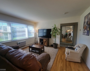 419 Pitney Pl - Photo Thumbnail 4