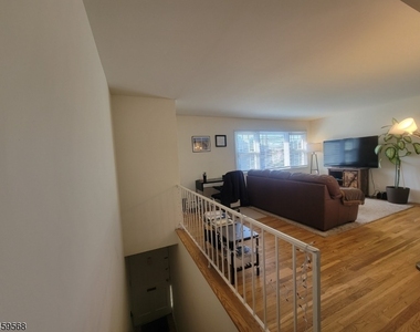 419 Pitney Pl - Photo Thumbnail 1