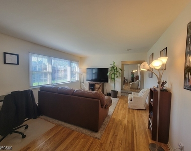 419 Pitney Pl - Photo Thumbnail 2