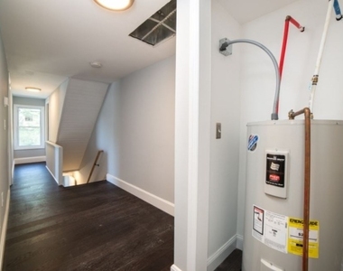 374 E Blackwell St - Photo Thumbnail 12