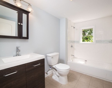 374 E Blackwell St - Photo Thumbnail 8