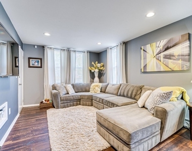 361 Rudolph Ave - Photo Thumbnail 4