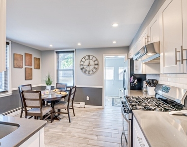 361 Rudolph Ave - Photo Thumbnail 9