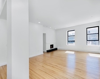 West 10th Street - Photo Thumbnail 1
