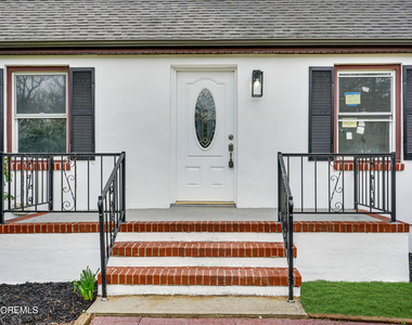 13 Swain Avenue - Photo Thumbnail 3