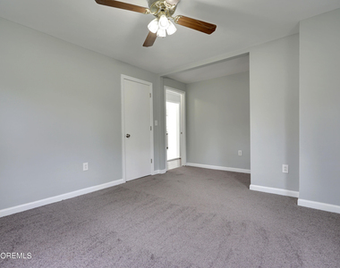 13 Swain Avenue - Photo Thumbnail 22