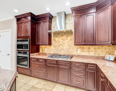 2650 N Cologne Avenue - Photo Thumbnail 14