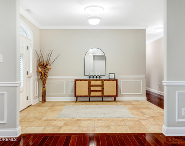 2650 N Cologne Avenue - Photo Thumbnail 9