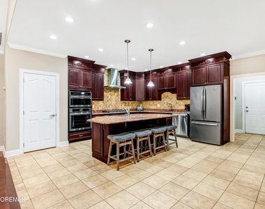 2650 N Cologne Avenue - Photo Thumbnail 12
