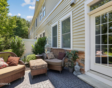 112 Hedgerow Lane - Photo Thumbnail 20