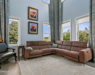 112 Hedgerow Lane - Photo Thumbnail 8