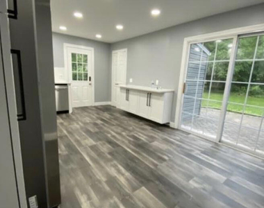 437 Redmond Avenue - Photo Thumbnail 6
