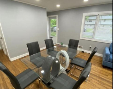 437 Redmond Avenue - Photo Thumbnail 8