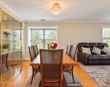 733 Snowdrop Court - Photo Thumbnail 3