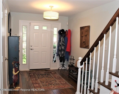 53 Essex Drive - Photo Thumbnail 6