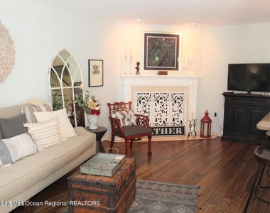 53 Essex Drive - Photo Thumbnail 5