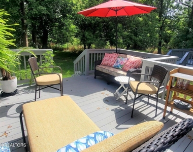 53 Essex Drive - Photo Thumbnail 15
