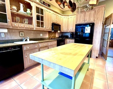 208 Passaic Avenue - Photo Thumbnail 5