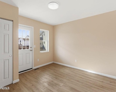 40 Twilight Avenue - Photo Thumbnail 3