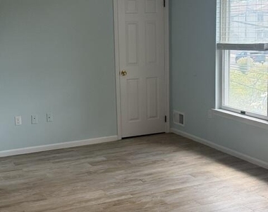 104 Curtis Avenue - Photo Thumbnail 4