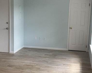 104 Curtis Avenue - Photo Thumbnail 3