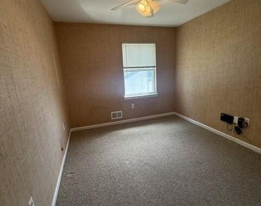104 Curtis Avenue - Photo Thumbnail 13