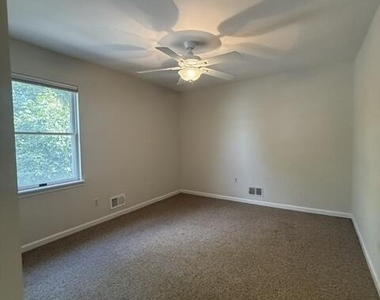 104 Curtis Avenue - Photo Thumbnail 12
