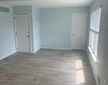 104 Curtis Avenue - Photo Thumbnail 2