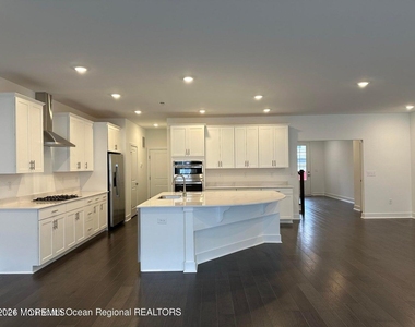 903 Navigator Avenue - Photo Thumbnail 2