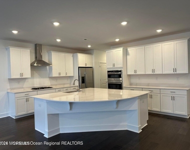 903 Navigator Avenue - Photo Thumbnail 3