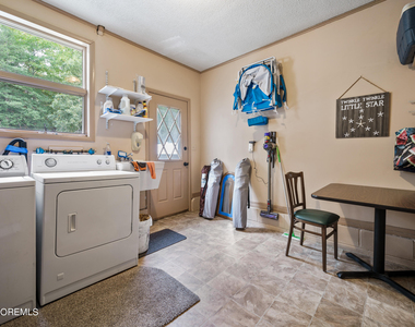 607 Sunrise Boulevard - Photo Thumbnail 6