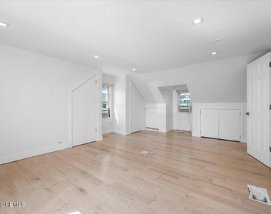 869 Norwood Avenue - Photo Thumbnail 26