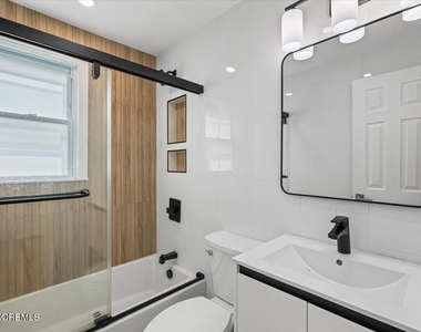 869 Norwood Avenue - Photo Thumbnail 13