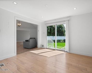 869 Norwood Avenue - Photo Thumbnail 15