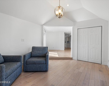 869 Norwood Avenue - Photo Thumbnail 17