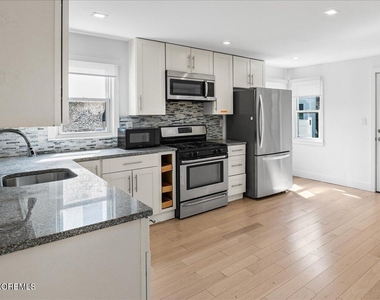 869 Norwood Avenue - Photo Thumbnail 9