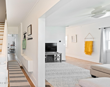 98 Atlantic Avenue - Photo Thumbnail 3