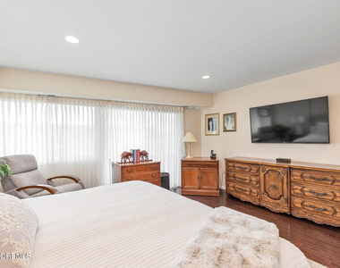 525 Ocean Boulevard - Photo Thumbnail 9