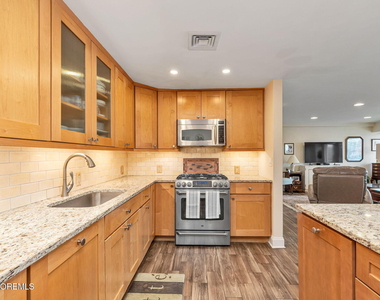 525 Ocean Boulevard - Photo Thumbnail 5