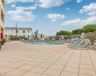 525 Ocean Boulevard - Photo Thumbnail 17